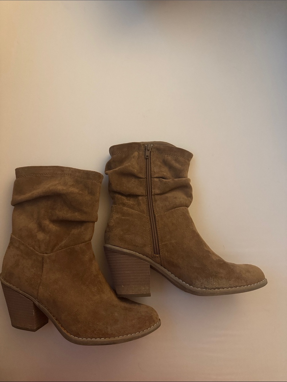 Women’s Slouchy Tan Suede Mid-Heel Ankle Boots